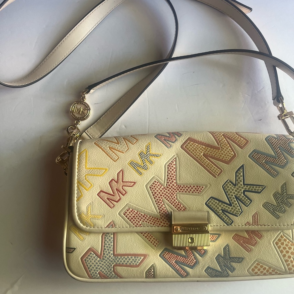 Michael Kors Bradshaw Multicolor Signature white cream convertible shoulder Bag - Picture 9 of 13